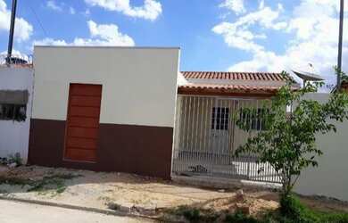 Imagem: A casa possui 2 Dormitórios, 1 Banheiro, 1 Vaga na garagem