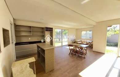 Imagem: A casa em condomínio possui 2 Dormitórios, 1 Banheiro, 1 Vaga