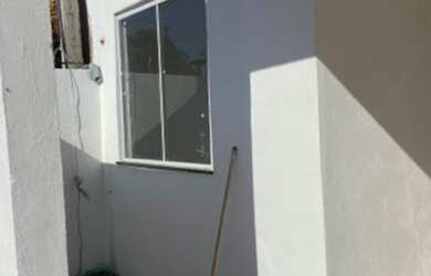 Imagem: A casa possui 2 Dormitórios, 1 Banheiro, 1 Vaga na garagem