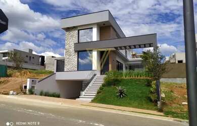 Imagem: A casa em condomínio possui 3 Dormitórios, 4 Banheiros, 4