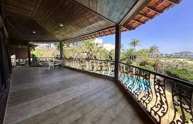 Imagem: A casa possui 5 Dormitórios, 5 Banheiros, 5 Vagas na garagem