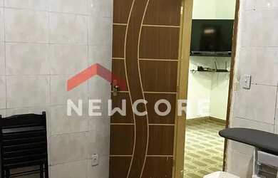 Imagem: A casa possui 2 Dormitórios, 2 Banheiros, 2 Vagas na garagem