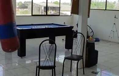 Imagem: A casa em condomínio possui 4 Dormitórios, 1 Banheiro, 2 Vagas