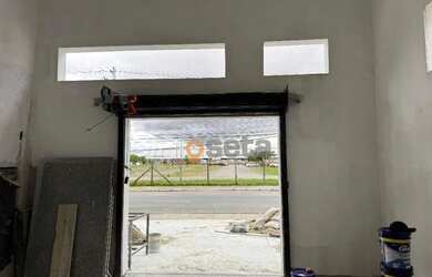 Imagem: O depósito possui 4 Vagas na garagem, 386m² de Área e está