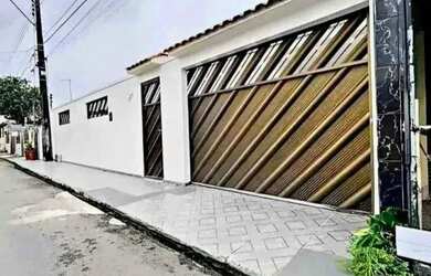 Imagem: A casa possui 2 Dormitórios, 1 Banheiro, 3 Vagas na garagem