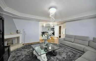 Imagem: A casa possui 4 Dormitórios, 5 Banheiros, 5 Vagas na garagem