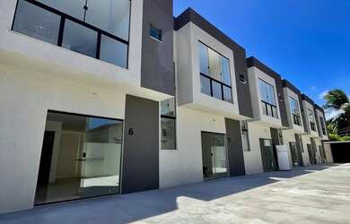 Imagem: A casa em condomínio à venda possui 3 Dormitórios, 3 Banheiros