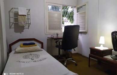 Imagem: O quarto possui Imóvel mobiliado e está localizado em Santo