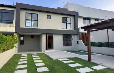 Imagem: A casa em condomínio possui 4 Dormitórios, 5 Banheiros, 3