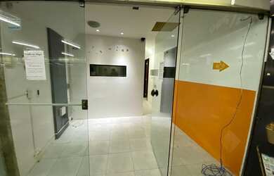 Imagem: O depósito possui 1 Vaga na garagem e 58m² de Área e está