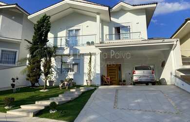 Imagem: A casa em condomínio possui 4 Dormitórios, 5 Banheiros, 4