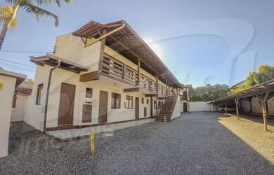 Imagem: A kitnet possui 1 Dormitório, 1 Banheiro, 1 Vaga na garagem