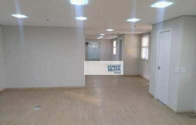 Imagem: O depósito possui 4 Vagas na garagem e 135m² de Área e está