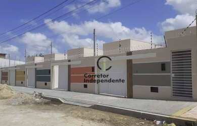 Imagem: A casa possui 2 Dormitórios, 1 Banheiro, 1 Vaga na garagem