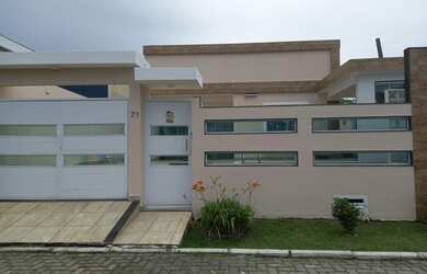 Imagem: A casa em condomínio possui 3 Dormitórios, 4 Banheiros, 3