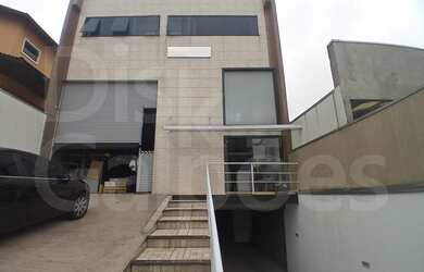 Imagem: O depósito possui 975m² de Área e está localizado em Centro