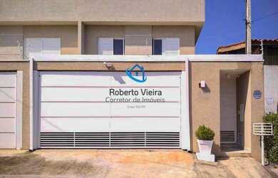 Imagem: A casa possui 3 Dormitórios, 3 Banheiros, 2 Vagas na garagem