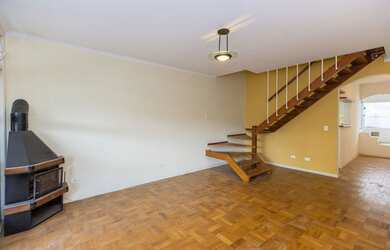 Imagem: A casa em condomínio possui 3 Dormitórios, 3 Banheiros, 2