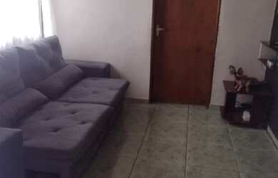 Imagem: A casa possui 2 Dormitórios, 1 Banheiro, 1 Vaga na garagem