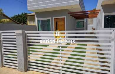 Imagem: A casa possui 3 Dormitórios, 3 Banheiros, 2 Vagas na garagem