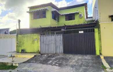 Imagem: A casa possui 5 Dormitórios, 1 Banheiro, 2 Vagas na garagem