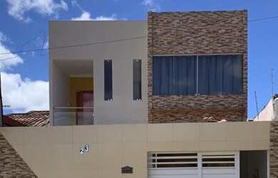 Imagem: A casa possui 3 Dormitórios, 2 Banheiros, 1 Vaga na garagem