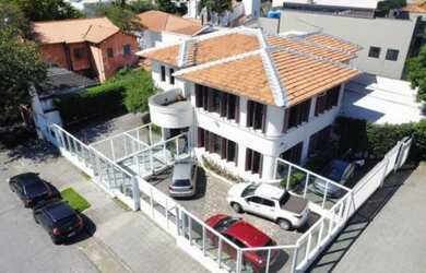 Imagem: O terreno possui 690m² de Área e está localizado em Bairro