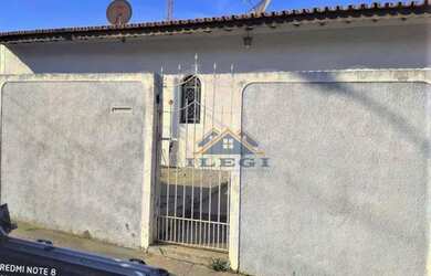 Imagem: A casa possui 5 Dormitórios, 3 Banheiros, 1 Vaga na garagem