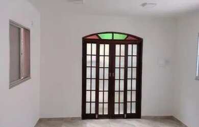 Imagem: A casa possui 2 Banheiros, 90m² de Área e está localizado