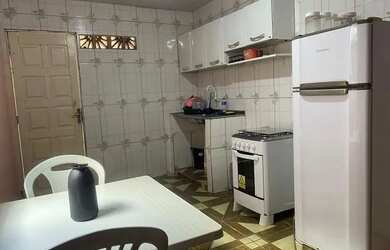 Imagem: O apartamento possui 2 Dormitórios e 1 Banheiro e está localizado