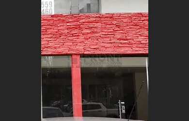 Imagem: O depósito possui 5 Vagas na garagem, 400m² de Área e está