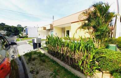 Imagem: A casa em condomínio possui 3 Dormitórios, 2 Banheiros, 2