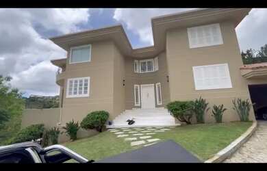 Imagem: A casa em condomínio possui 4 Dormitórios, 5 Banheiros, 5