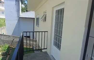 Imagem: A kitnet possui 1 Dormitório, 1 Banheiro, 1 Vaga na garagem