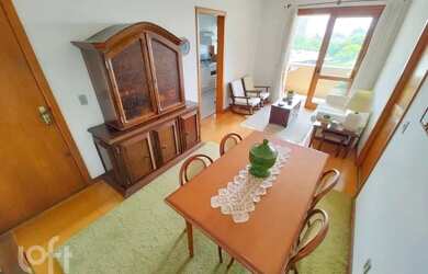 Imagem: O apartamento possui 2 Dormitórios, 1 Banheiro, 1 Vaga na garagem