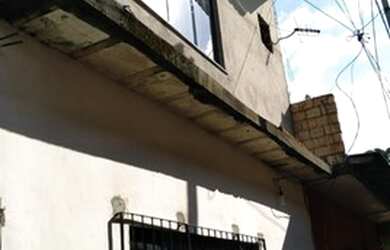 Imagem: A casa possui 3 Dormitórios, 1 Banheiro e está localizado