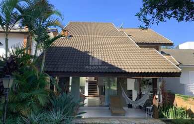 Imagem: A casa em condomínio possui 3 Dormitórios, 4 Banheiros, 250m²