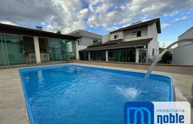 Imagem: A casa em condomínio possui 5 Dormitórios, 5 Banheiros, 3