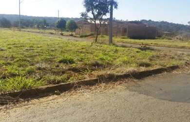 Imagem: O terreno possui 1.600m² de Área e está localizado em Abadia