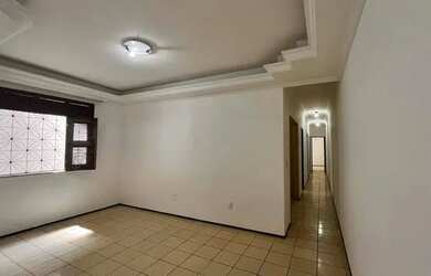 Imagem: A casa possui 2 Dormitórios, 2 Banheiros, 1 Vaga na garagem