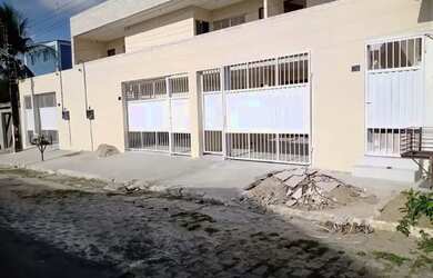 Imagem: A casa possui 2 Dormitórios, 1 Banheiro, 1 Vaga na garagem