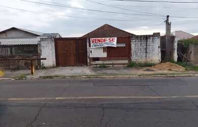 Imagem: A casa possui 2 Dormitórios, 1 Banheiro, 5 Vagas na garagem