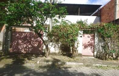 Imagem: A casa em condomínio possui 2 Dormitórios, 1 Banheiro, 3 Vagas