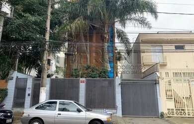 Imagem: O depósito possui 5 Vagas na garagem e 900m² de Área e está