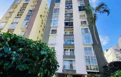 Imagem: O apartamento possui 1 Dormitório, 1 Banheiro, 1 Vaga na garagem