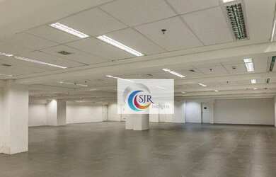 Imagem: O depósito possui 5 Vagas na garagem, 1.910m² de Área e