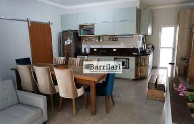 Imagem: O apartamento possui 3 Dormitórios, 1 Banheiro, 2 Vagas na