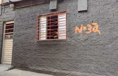 Imagem 2: Vendo ou troco uma casa. Varanda, 1 Vaga na garageme3 Dormitórios