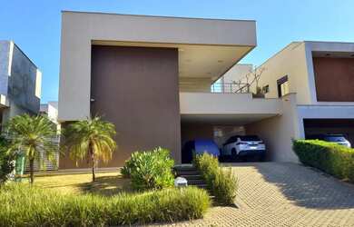 Imagem: A casa em condomínio possui 5 Dormitórios, 5 Banheiros, 4