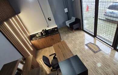 Imagem: O depósito possui 2 Vagas na garagem, 30m² de Área e está